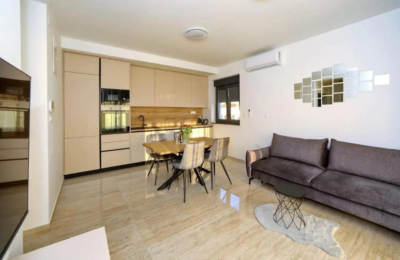 Sunny Oasis Apartment Bibinje