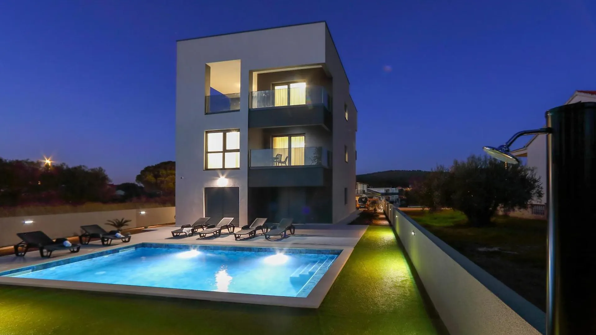 Sunny Oasis Apartment Bibinje