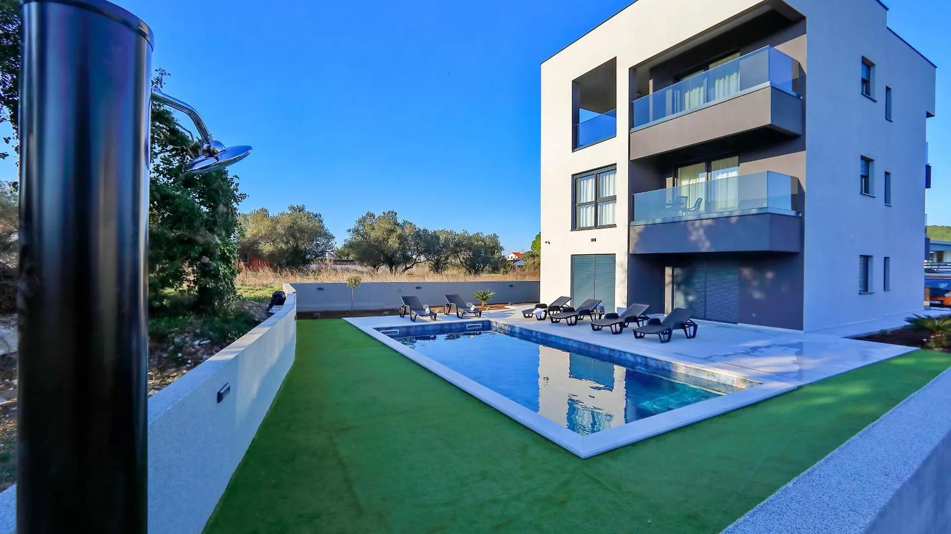 Sunny Oasis Apartment Bibinje