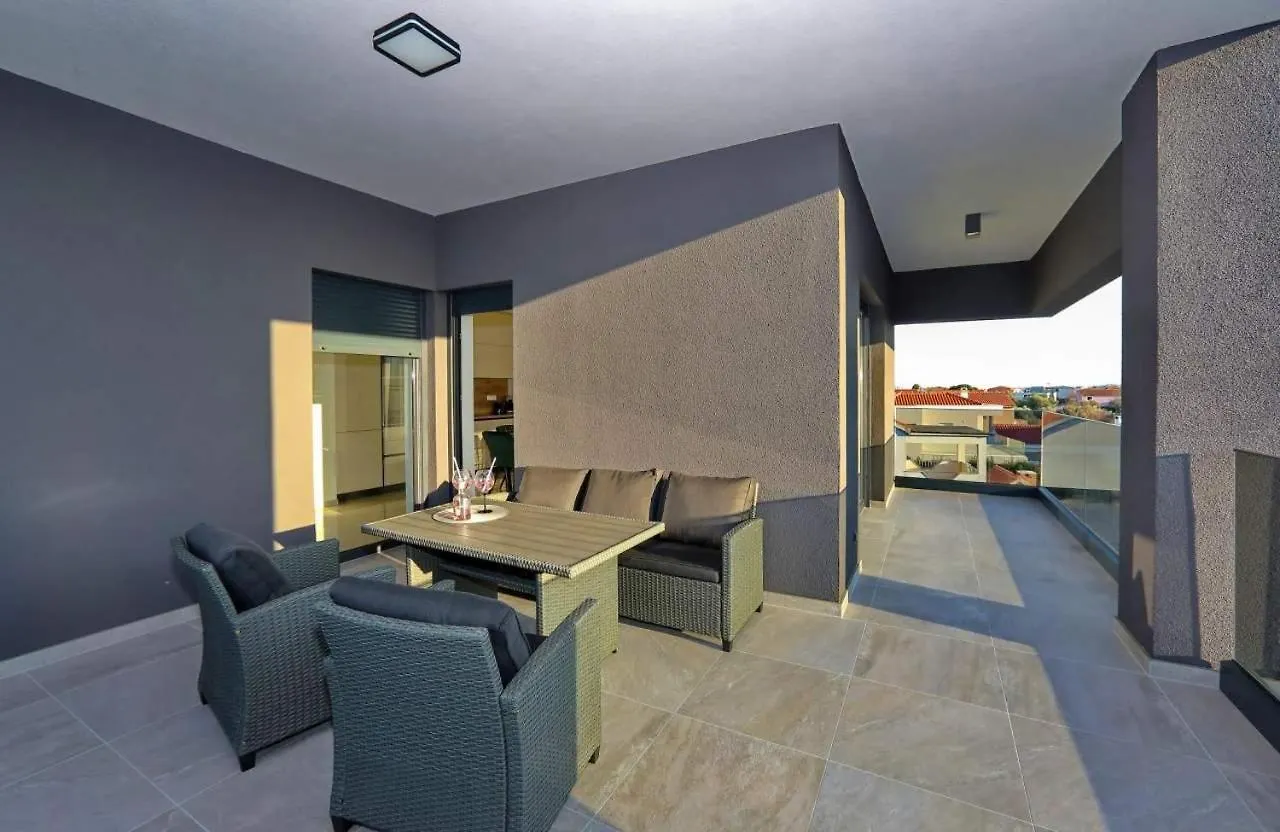 Sunny Oasis Apartment Bibinje