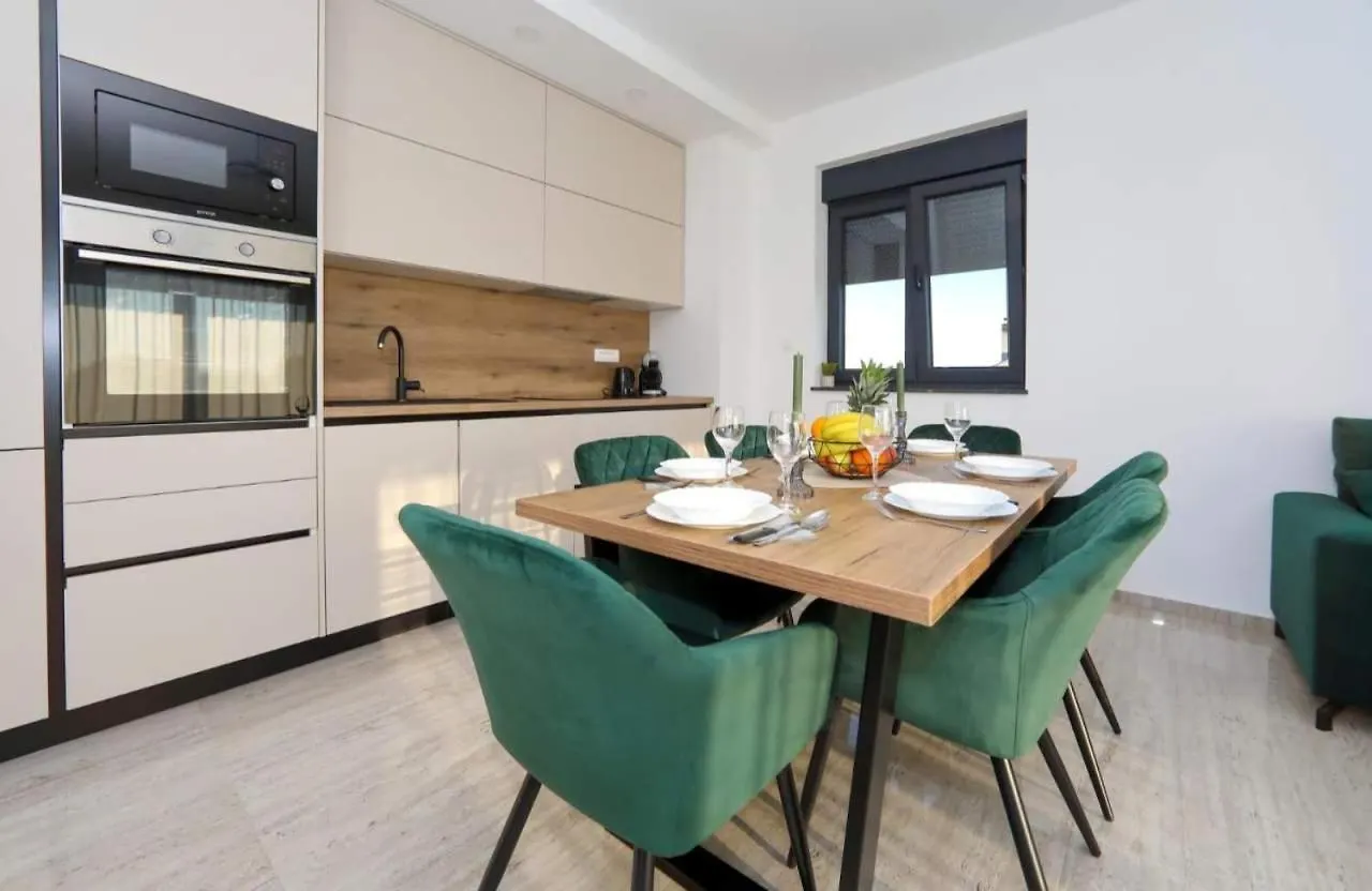 Sunny Oasis Apartment Bibinje