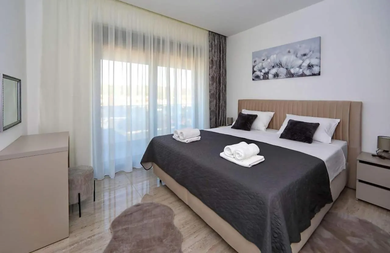 Sunny Oasis Apartment Bibinje