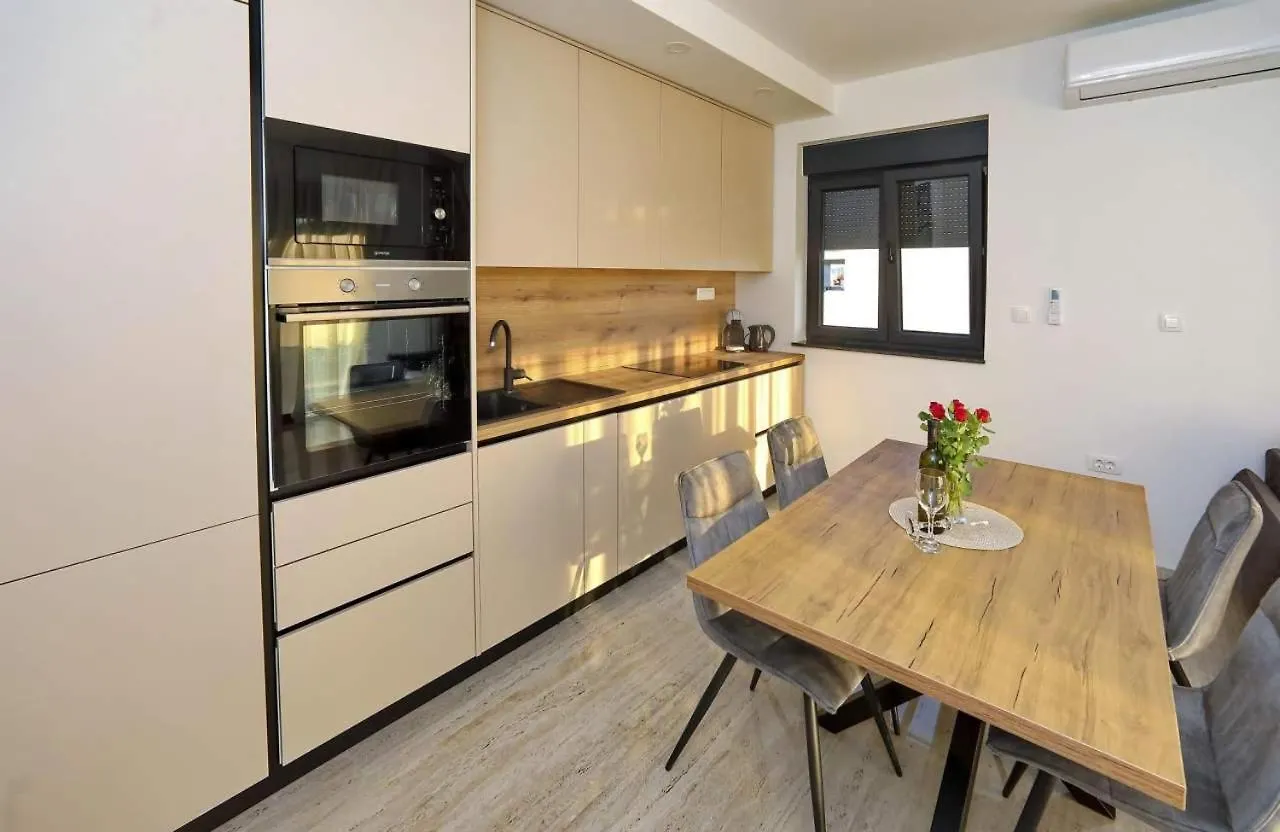 Sunny Oasis Apartment Bibinje