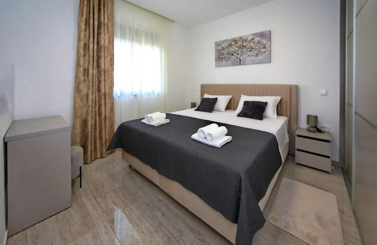 Sunny Oasis Apartment Bibinje