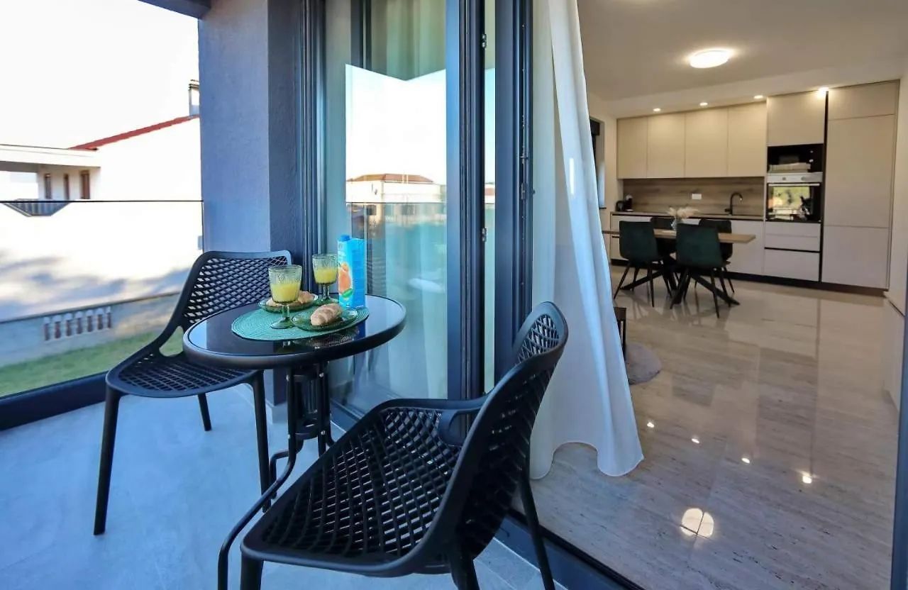 Sunny Oasis Apartment Bibinje